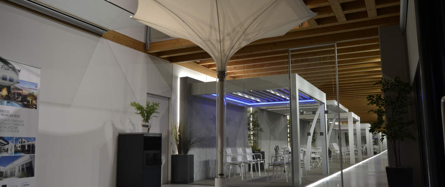 Innovatec Design showroom tensostrutture