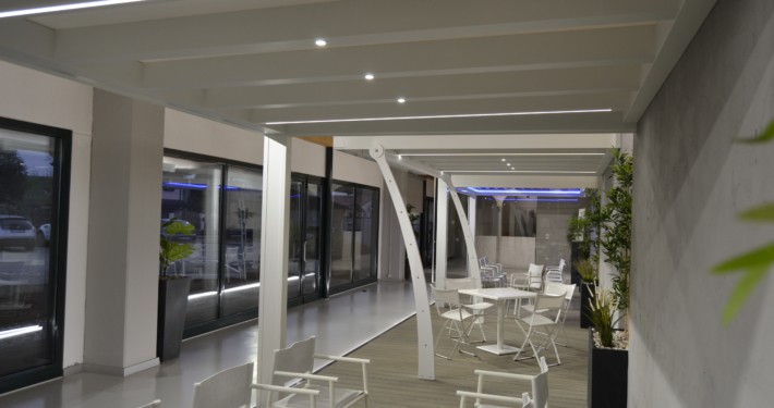 Innovatec Design showroom pergola