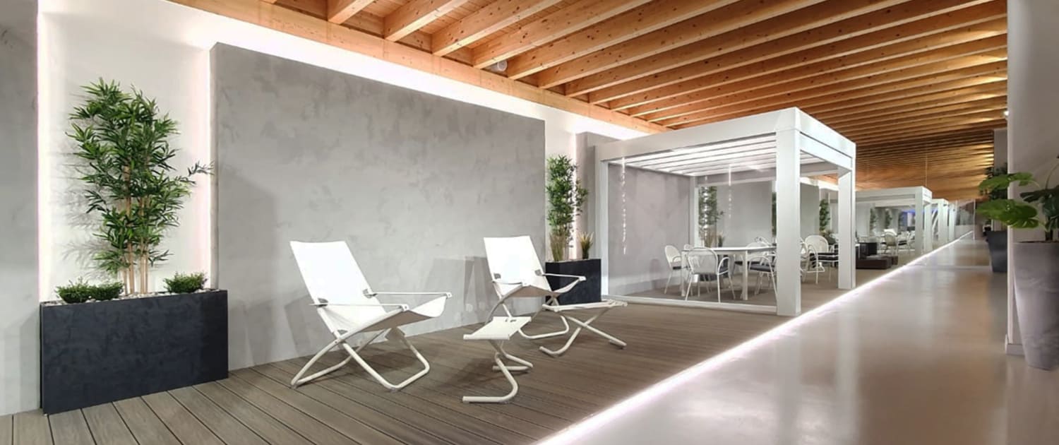 Innovatec Design showroom pergola