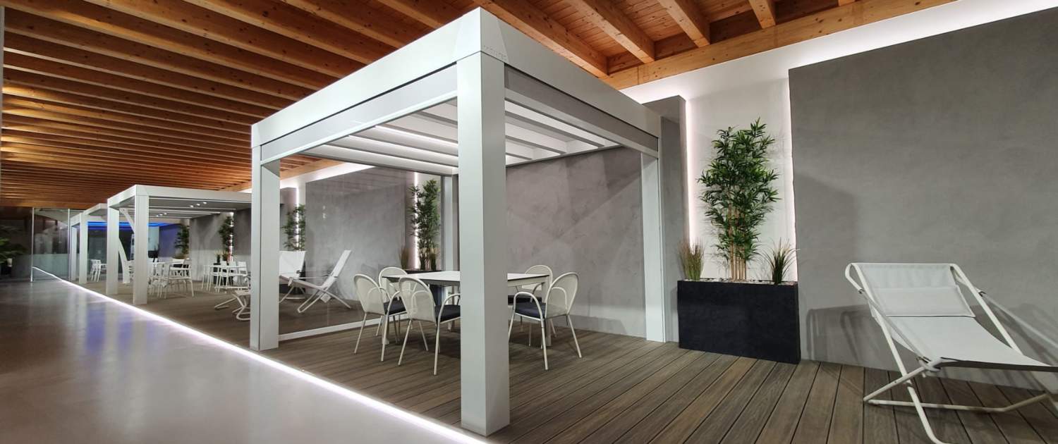 Innovatec Design showroom pergola