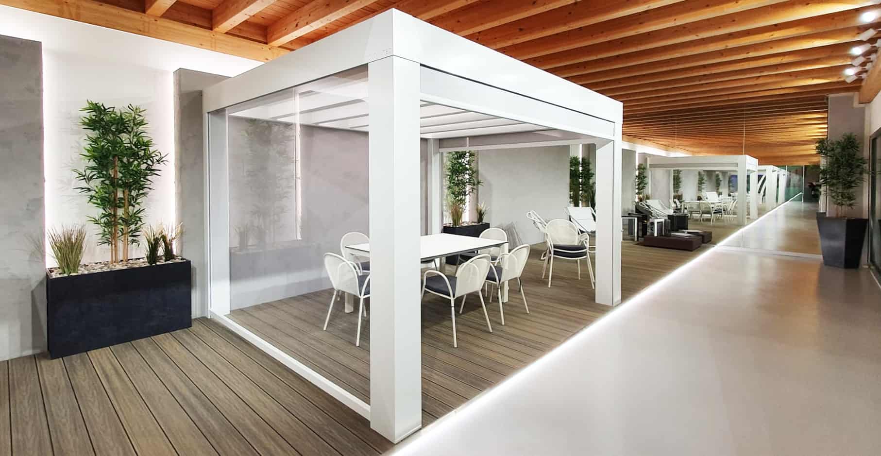 Innovatec Design showroom pergola