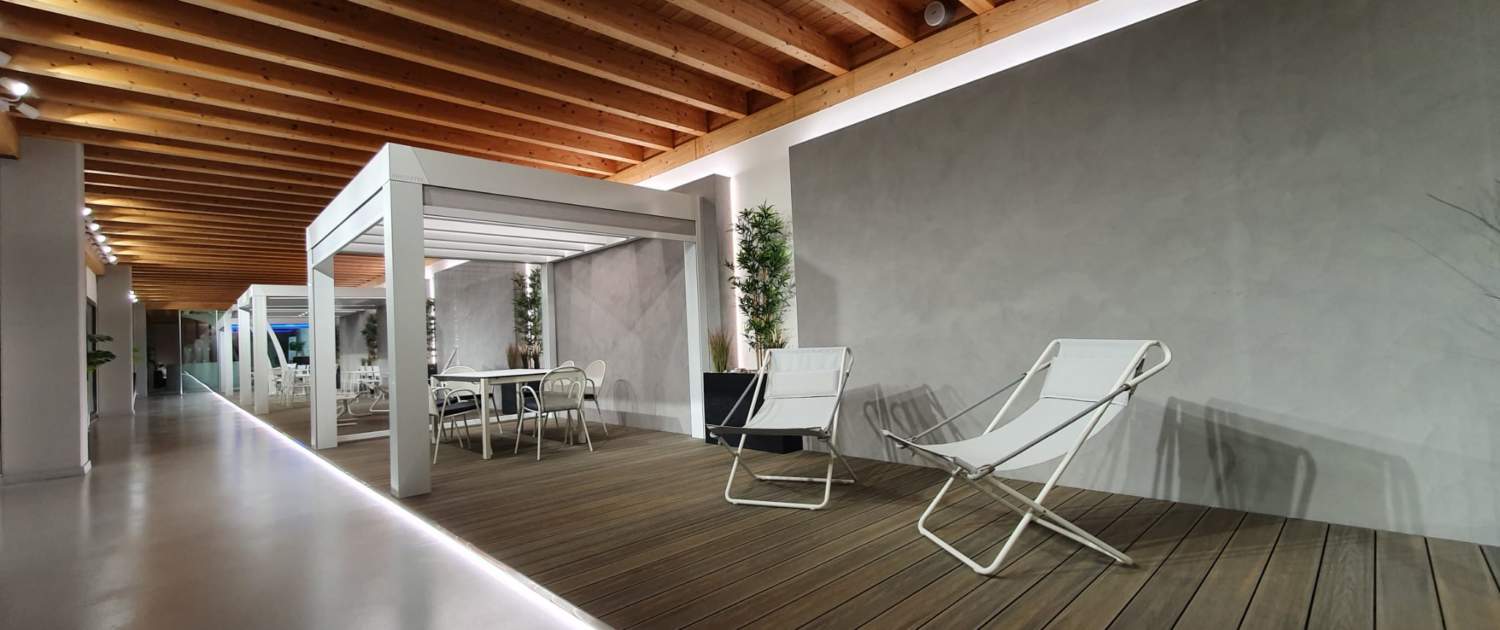 Innovatec Design showroom pergola